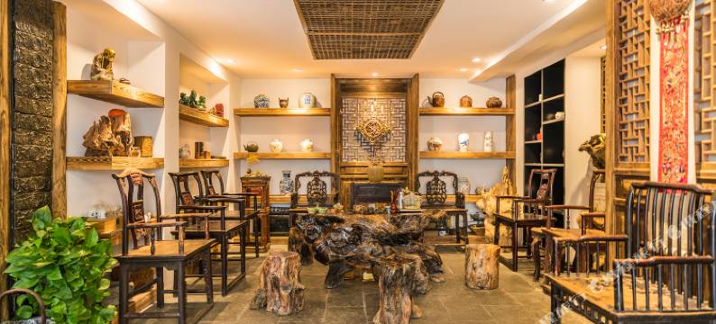 贵阳瑞阁黔府民俗酒店(黔灵山公园紫林庵地铁站店)图片