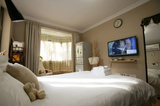 上海秘境-设计师老洋房公寓(乌鲁木齐中路店)