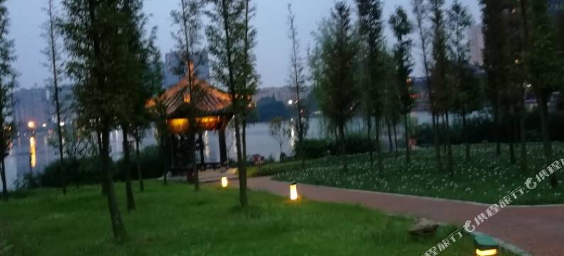 眉山巴适啦旅馆图片