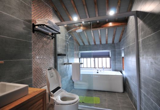 stay shesay Hotel Overview