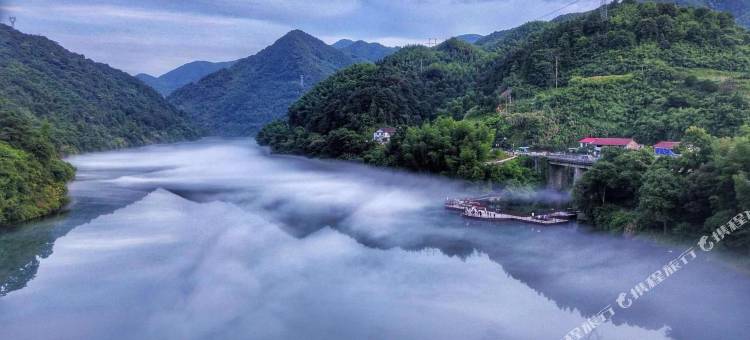 东江湖千里香农家(镰刀湾大桥分店)图片