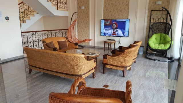 Century Seaview VillaHotel Overview