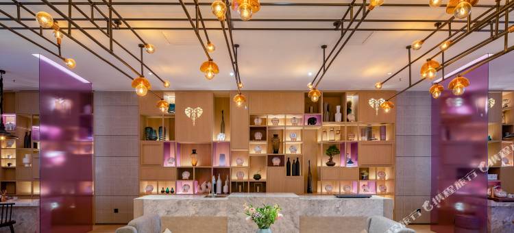 西双版纳思瑞秋艺术酒店(告庄星光夜市店)图片