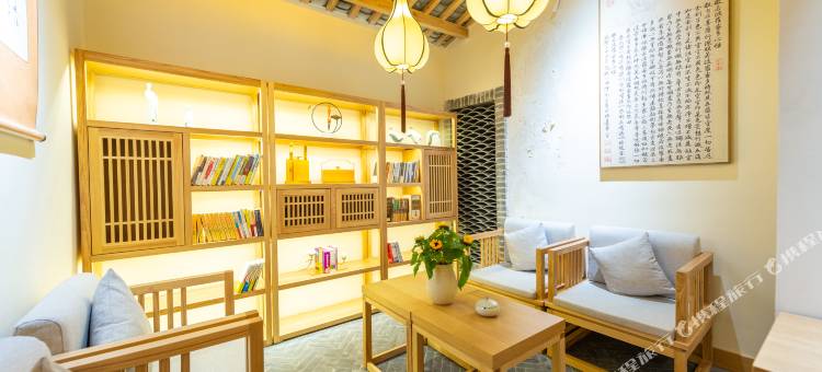 龚禧里·遇见酒店(南屏步行街金马碧鸡坊店)图片