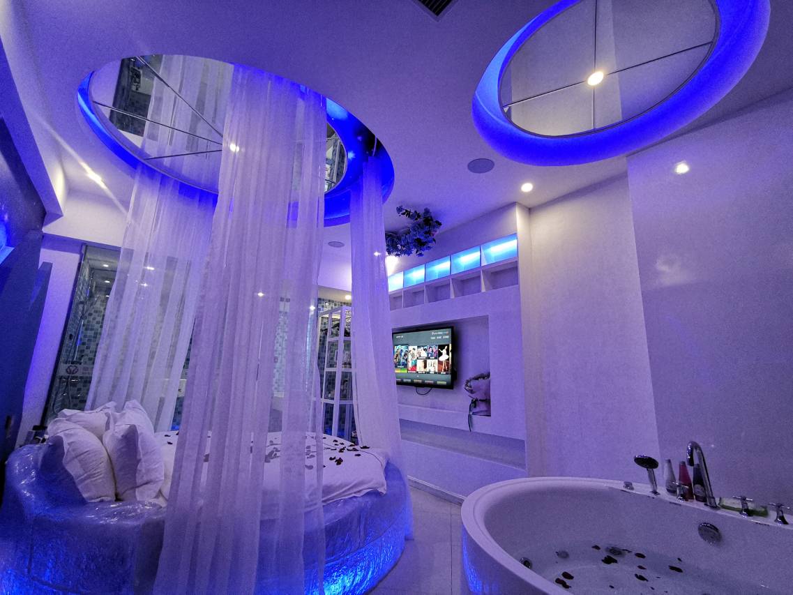 芒市泊恋主题酒店(芒市机场店)