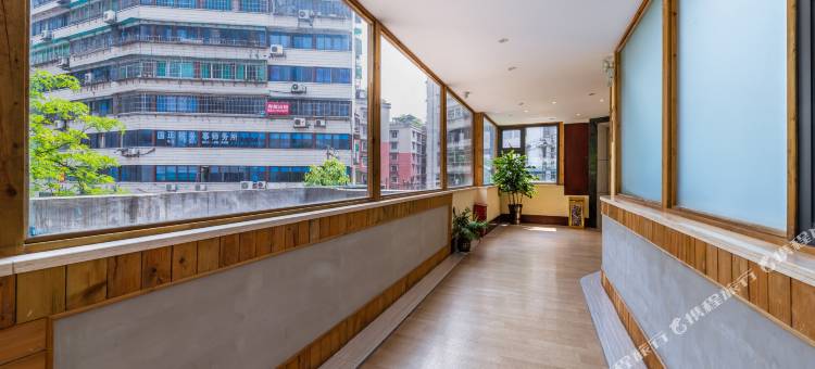 速8酒店(贵阳黔灵山公园瑞金北路店)图片