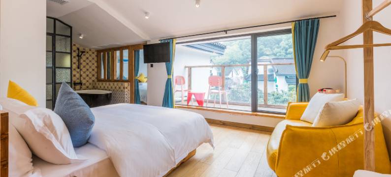 杭州毕竟西湖民宿(雷峰塔花港观鱼店)图片