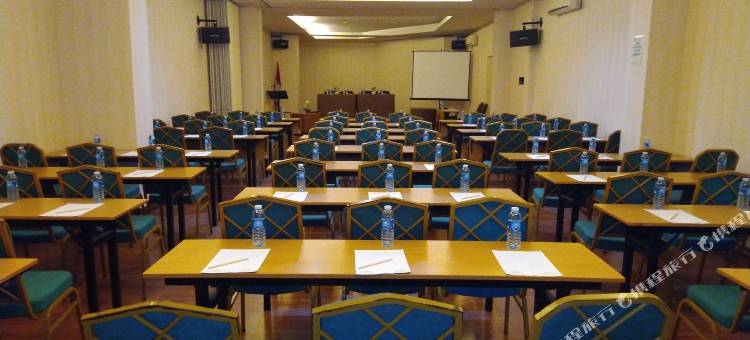 西卡朗大酒店(Grand Cikarang Hotel)图片