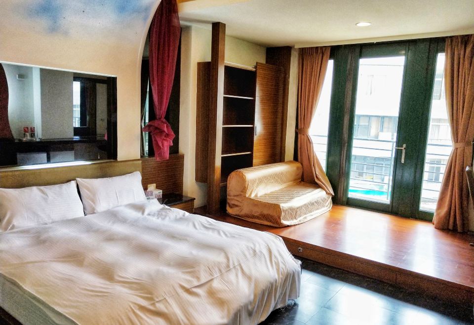 南投日月潭码头精品旅店外景图