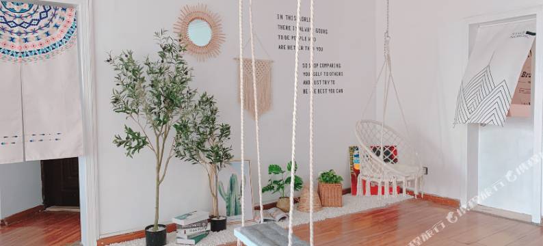 深圳One Piece主题青年旅舍(会展中心店)图片