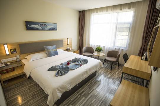 途窝假日酒店(英山汽车站店)