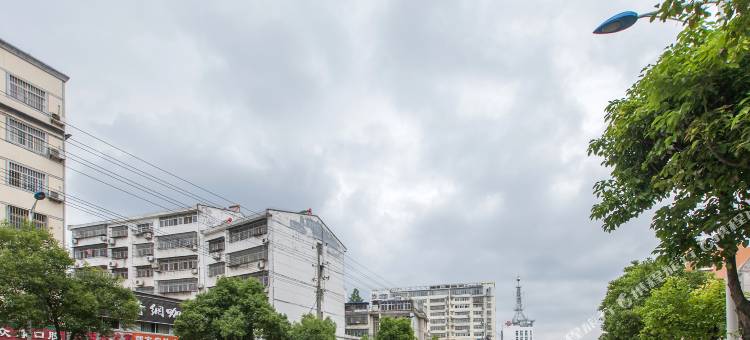 璞素酒店(随州白云湖教育局店)图片