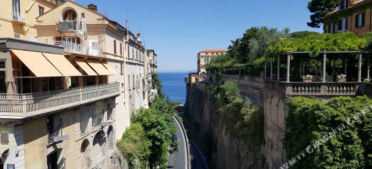 斯帕西亚宫酒店(Palazzo Spasiano Rooms - Sorrento Center)图片