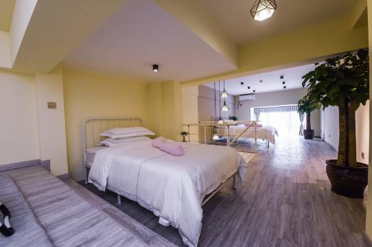 重庆左岸江景民宿(泰昌路分店)