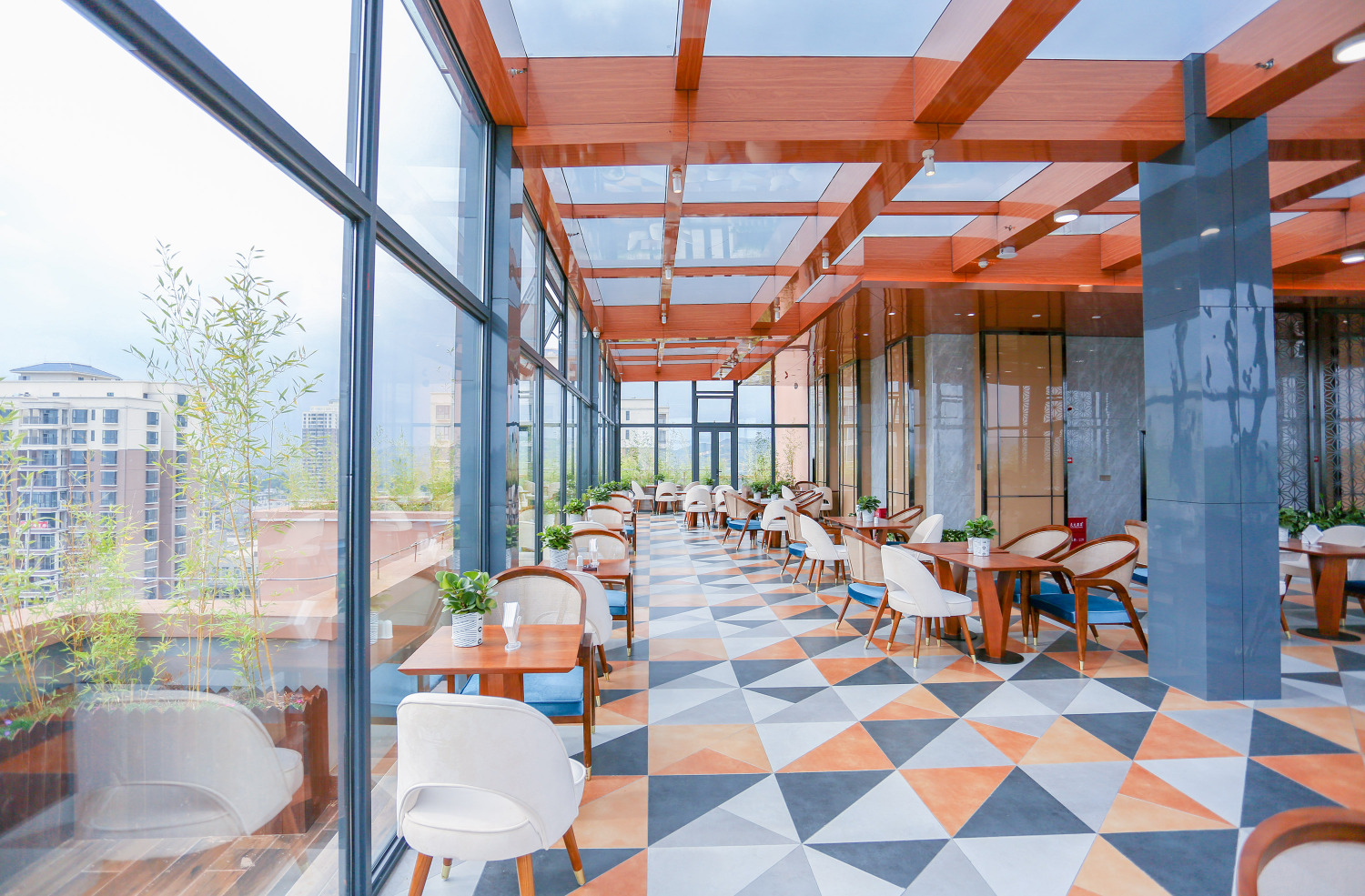 Lanwan Hotel Over view