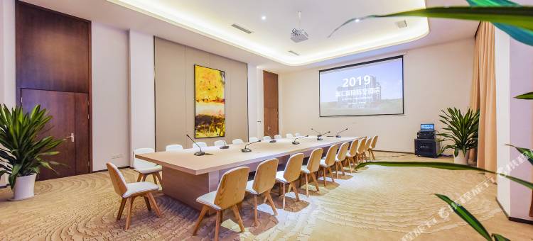 贵阳机场翼汇国际航空酒店(红飘带店)图片