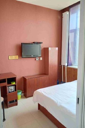 宾县宾县宾西开发区管委会附近酒店