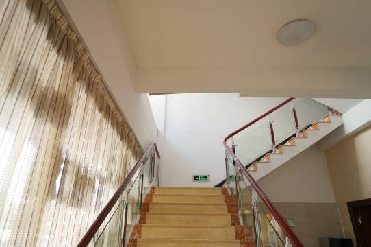 衢州久佳宾馆(衢江银泰城店)