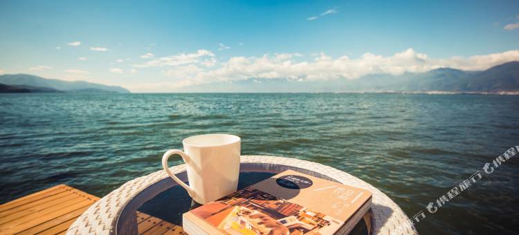 大理双廊半月拖蓝水景雅院图片