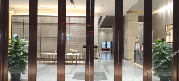 甜果轻奢国际公寓(佛山南海新都会大沥凤池步行街店)图片