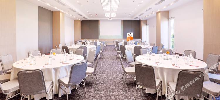 泗水哈里斯班达伦萨特利特会议酒店(Harris Hotel & Conventions Bundaran Satelit Surabaya)图片