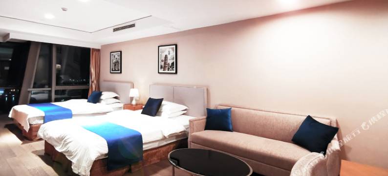 瑞蓝铂悦精筑公寓(青岛火车站店)图片