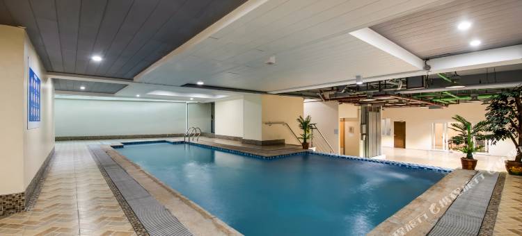 马尼拉湾区套房酒店(Bay Area Suites Manila)图片