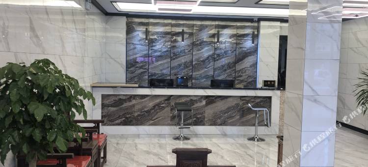 新蔡铂丽水晶精品酒店图片