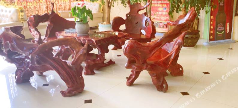 龙泉大酒店(文山七花广场民族村店)图片