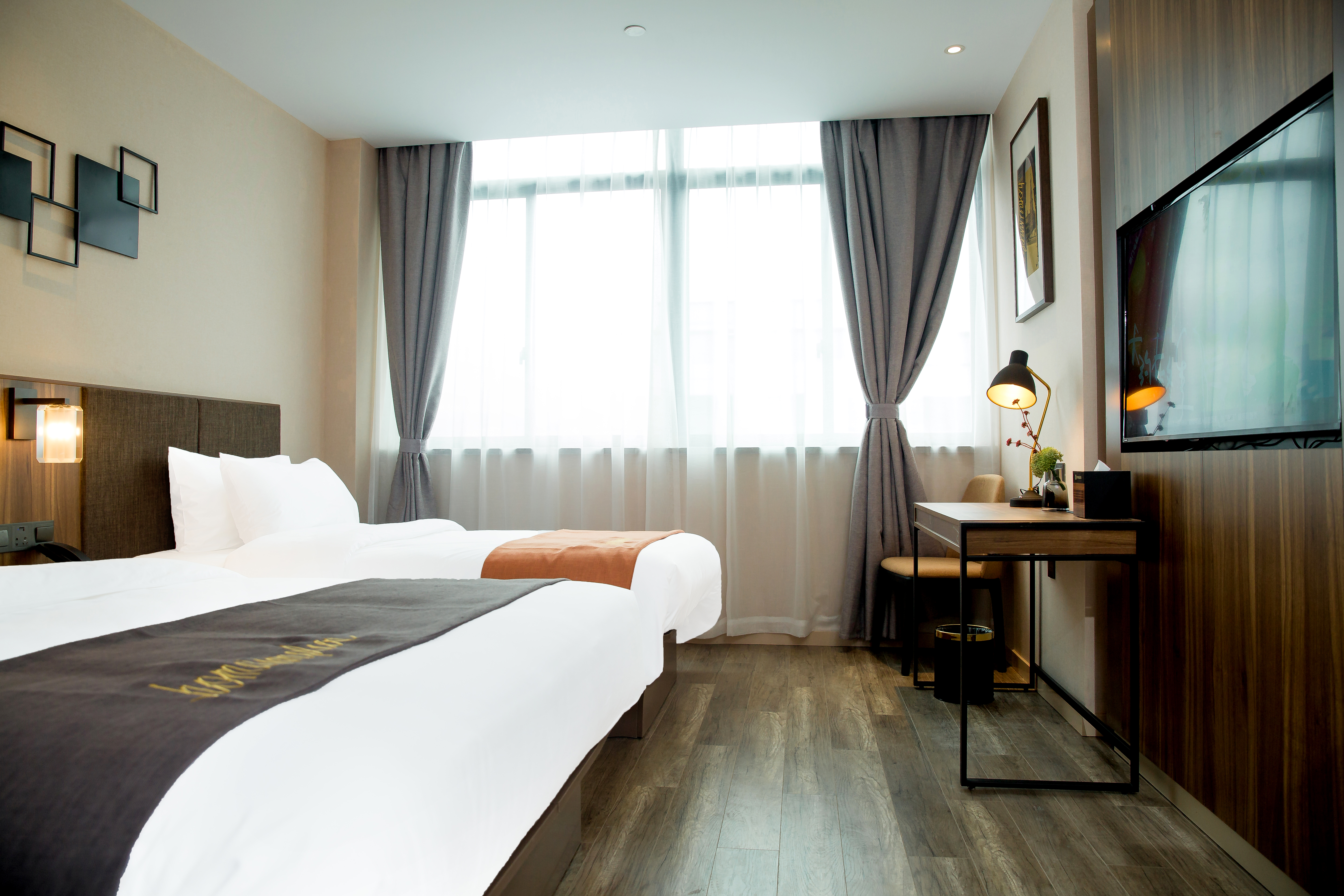 Homeinn Plus Hotel (Qiandao Lake Scenic Area) Hotel Overview