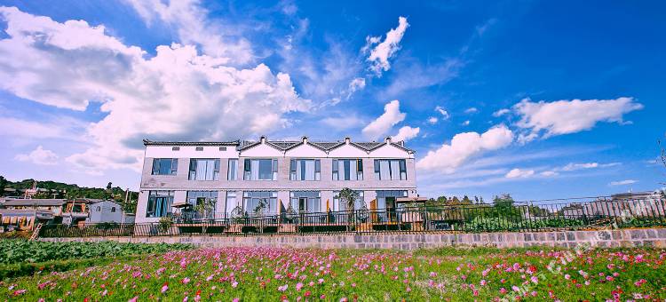 枕畔・侨乡归居Sexy・360°疗愈田园丨火山温泉度假美宿(和顺古镇店)图片