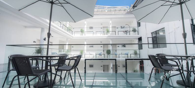 仟尚主题客栈(大理古城洱海门店)图片