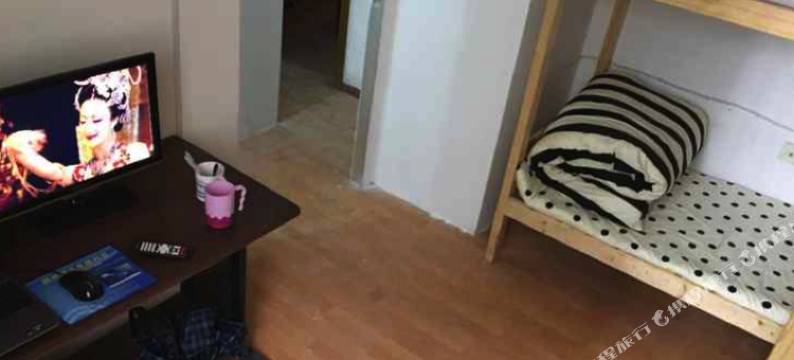 青年白领青旅(上海中佳路店)图片