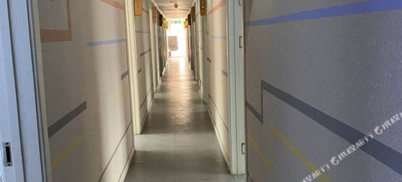 绥中致青春影视主题宾馆图片