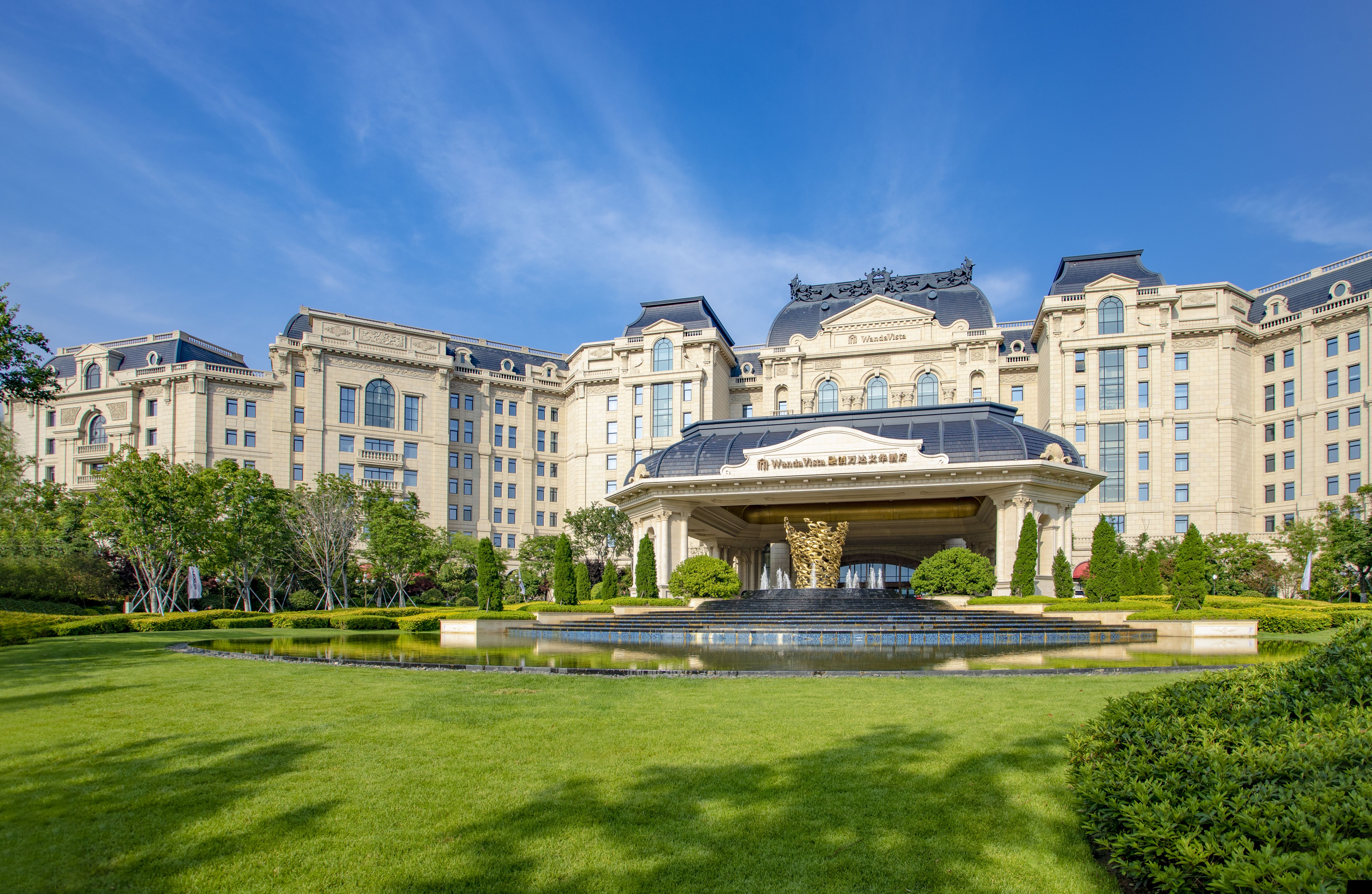 Wanda Vista Qingdao Oriental Film City Hotel Over view