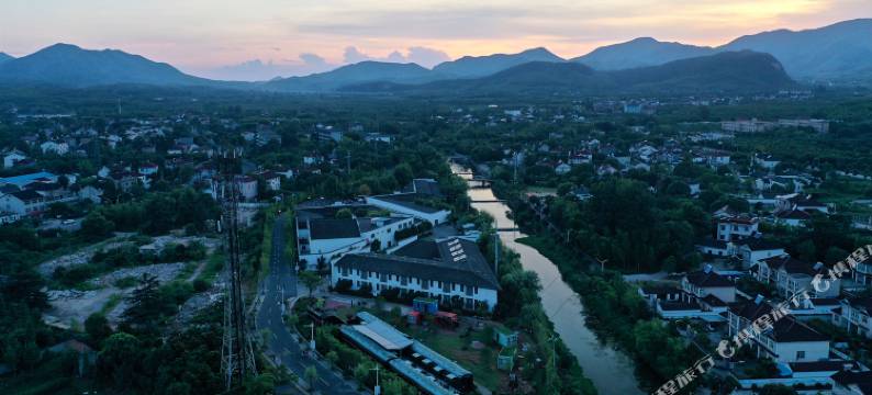 长兴江南红村图片