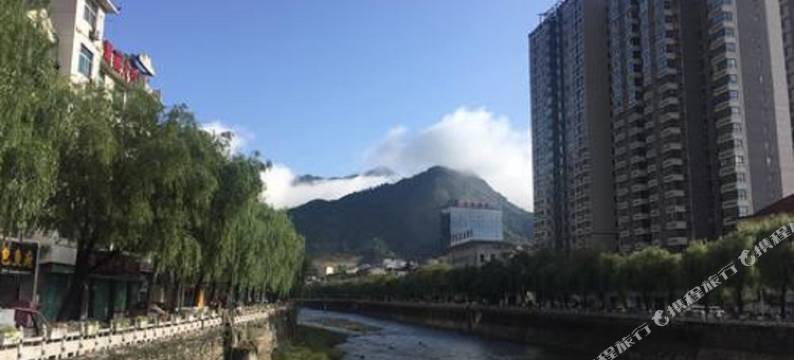 合百丽商务酒店(柞水杏坪中学店)图片