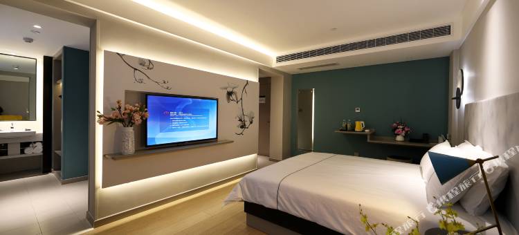 白玉兰酒店(栾川长春路十字街店)图片