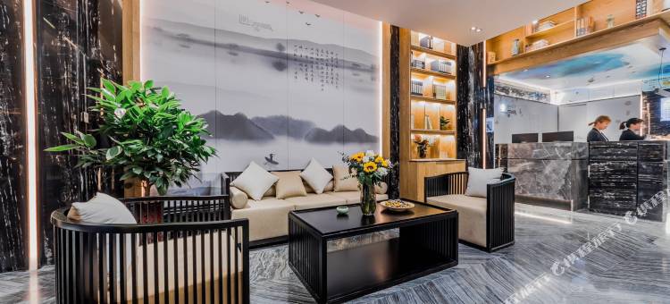 艺龙安云酒店(上海瑞金医院打浦桥地铁站店)图片