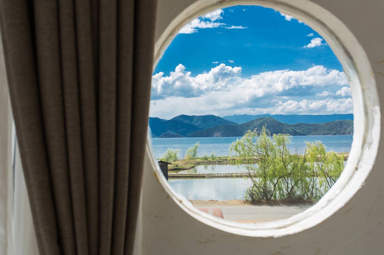 泸沽湖咕噜家湖景智能度假民宿图片