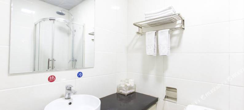 鑫柜商务酒店(石嘴山大武口步行街店)图片