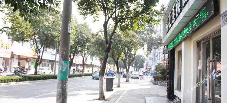 易夜连锁酒店(蚌埠张公山路店)图片
