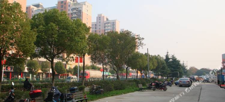 上海U精选酒店(上海西渡地铁站店)图片