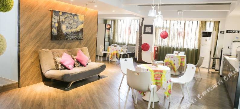 MOLLY·轻居酒店(弹子石老街国际社区店)图片