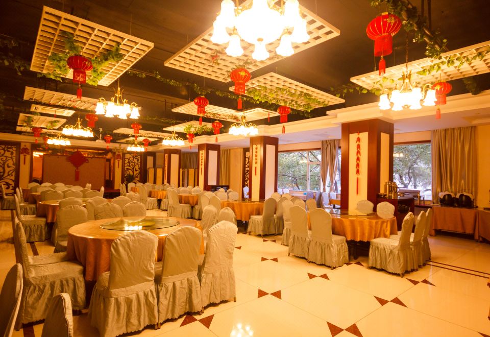 Forest Hotel Qiandao Lake Hotel Overview