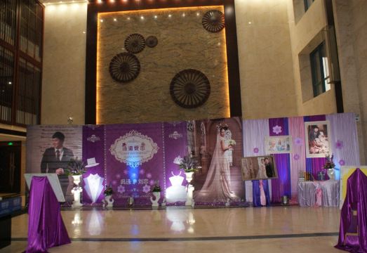 Sunshine Beach Holiday Hotel Hotel Overview