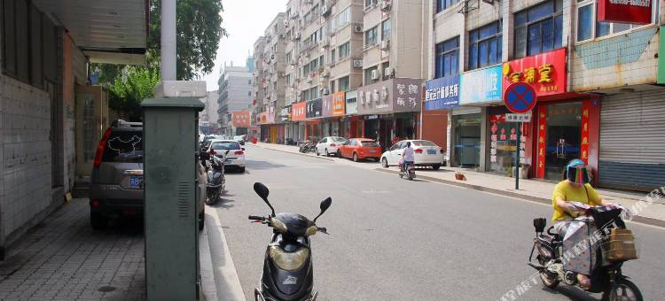 江阴喜利莱宾馆(澄江市中心中山公园地铁站店)图片