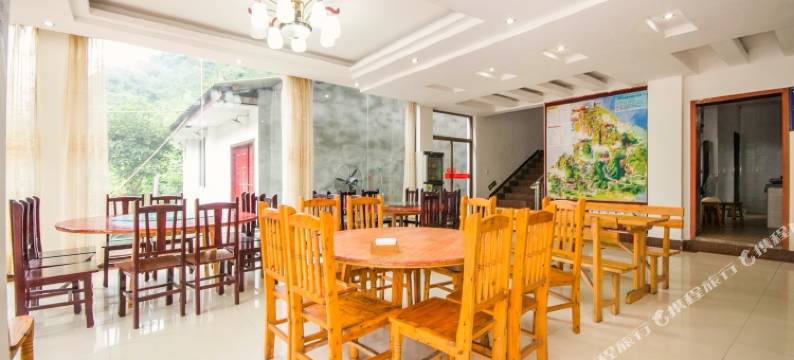 峨眉山怡情山水酒家图片