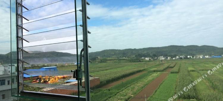 镇赉鹤乡居艺霏时尚宾馆图片