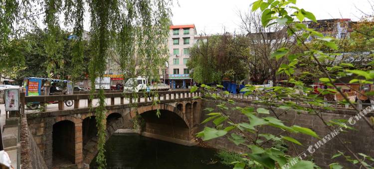 金辉主题酒店(绵阳涪城区高水店)图片